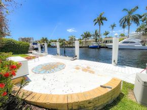2770 NE 8th Ct, Pompano Beach FL 33062