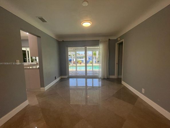 2770 NE 8th Ct, Pompano Beach FL 33062