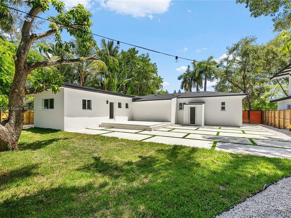 1025 NE 81st St, Miami FL 33138