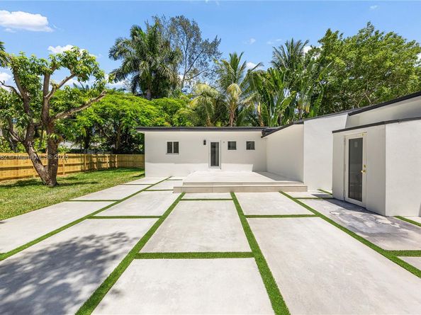 1025 NE 81st St, Miami FL 33138