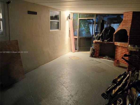 1265 NE 138th St, North Miami FL 33161