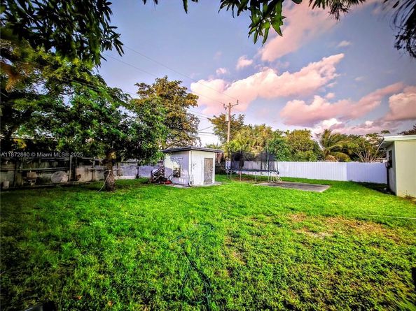 1265 NE 138th St, North Miami FL 33161