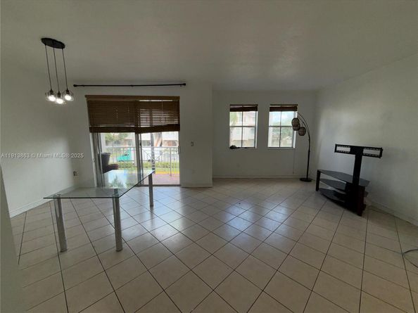 8886 W Flagler St 205, Miami FL 33174