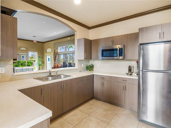 751 SW 191st Ave, Pembroke Pines FL 33029