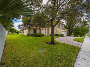 751 SW 191st Ave, Pembroke Pines FL 33029
