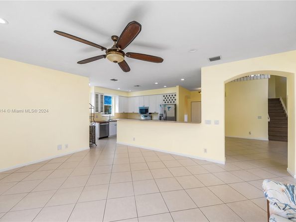 751 SW 191st Ave, Pembroke Pines FL 33029