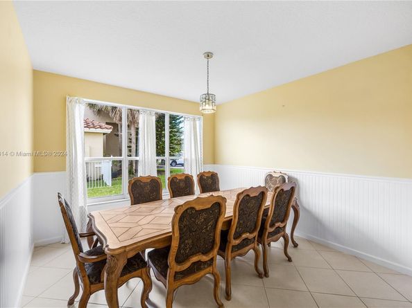 751 SW 191st Ave, Pembroke Pines FL 33029