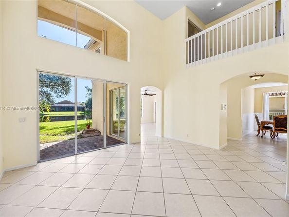 751 SW 191st Ave, Pembroke Pines FL 33029
