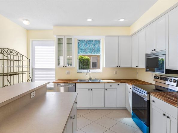 751 SW 191st Ave, Pembroke Pines FL 33029