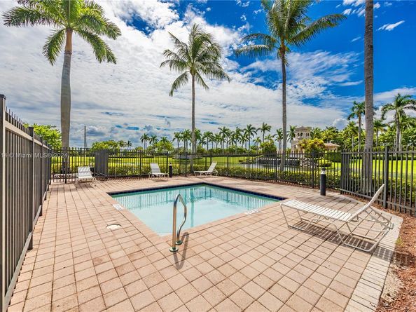 751 SW 191st Ave, Pembroke Pines FL 33029
