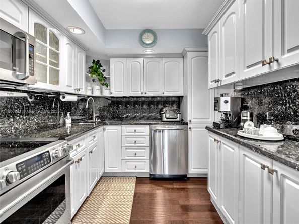 6423 Collins Ave 409, Miami Beach FL 33141