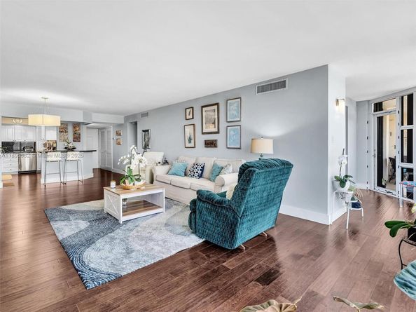 6423 Collins Ave 409, Miami Beach FL 33141