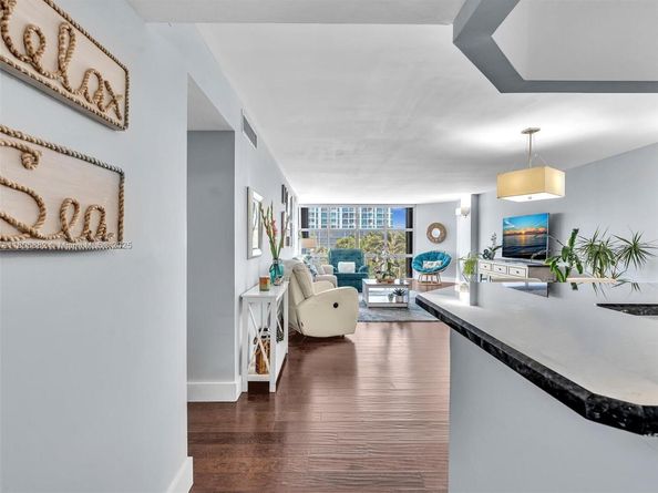 6423 Collins Ave 409, Miami Beach FL 33141