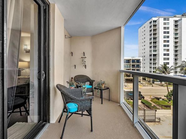 6423 Collins Ave 409, Miami Beach FL 33141