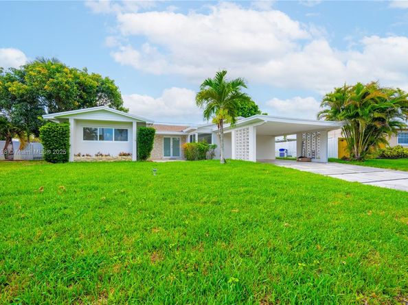 6640 SW 7 St., Pembroke Pines FL 33023