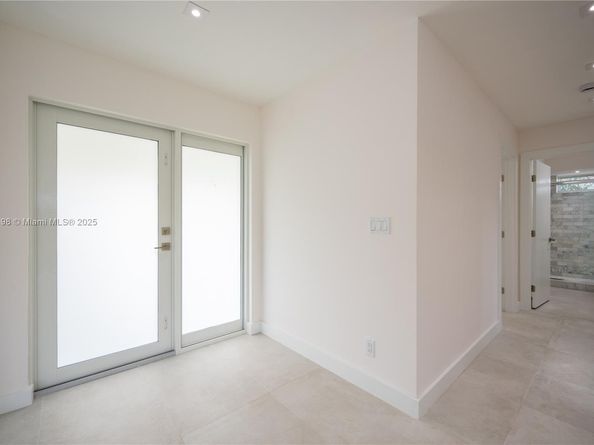 6640 SW 7 St., Pembroke Pines FL 33023