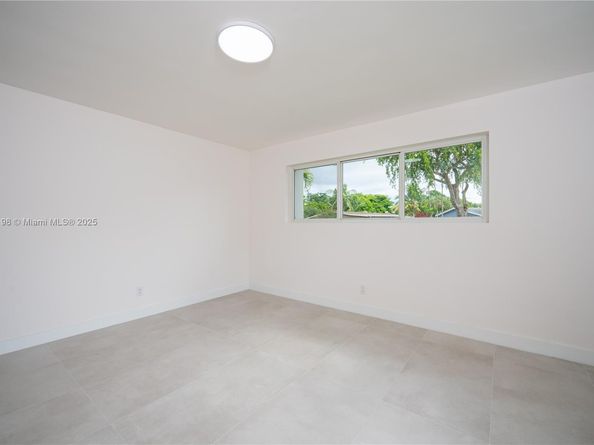6640 SW 7 St., Pembroke Pines FL 33023