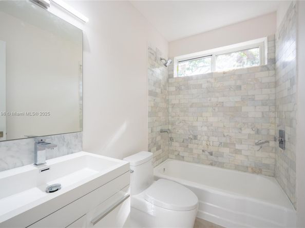 6640 SW 7 St., Pembroke Pines FL 33023