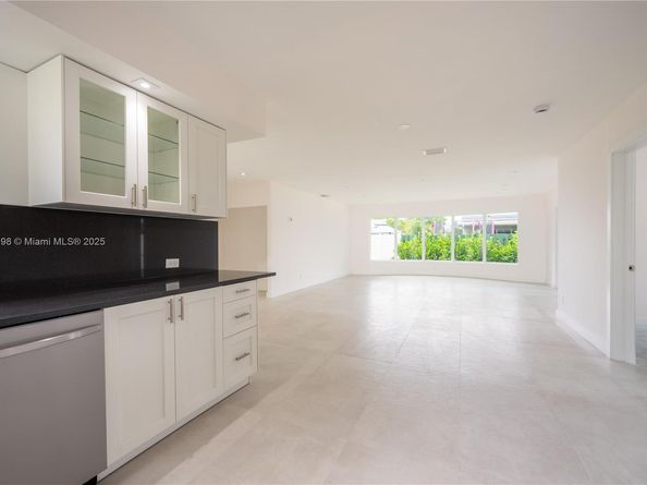 6640 SW 7 St., Pembroke Pines FL 33023