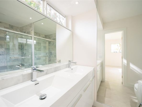 6640 SW 7 St., Pembroke Pines FL 33023