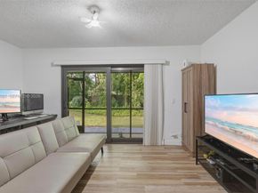 9853 Riverside Dr 824, Coral Springs FL 33071