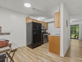 9853 Riverside Dr 824, Coral Springs FL 33071