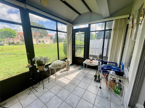 8633 Sunbird Pl, Boca Raton FL 33496