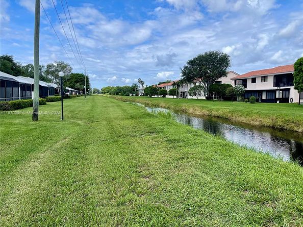8633 Sunbird Pl, Boca Raton FL 33496