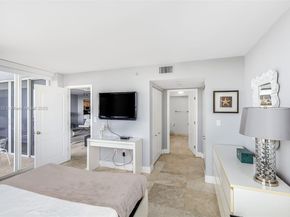 1800 Sunset Harbour Dr 715, Miami Beach FL 33139