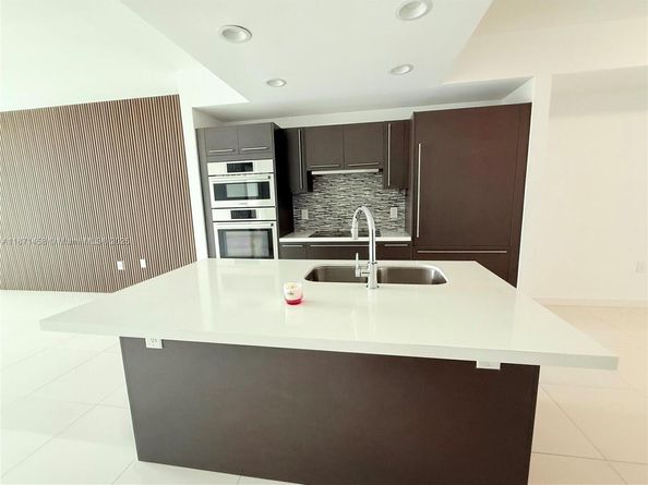 7751 NW 107th Ave 518, Doral FL 33178