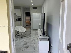 2905 Pierce St 7, Hollywood FL 33020