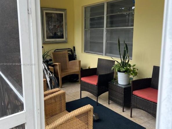 2905 Pierce St 7, Hollywood FL 33020