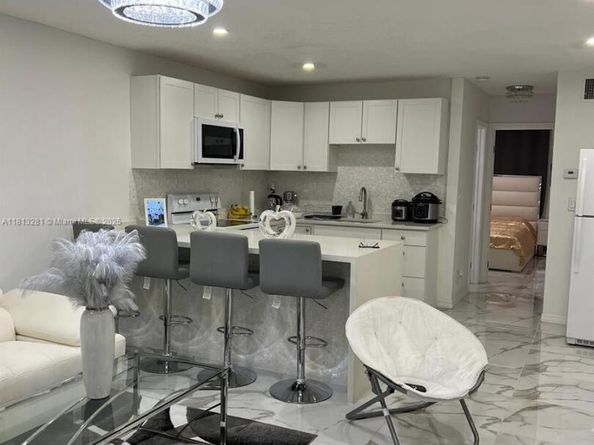 2905 Pierce St 7, Hollywood FL 33020