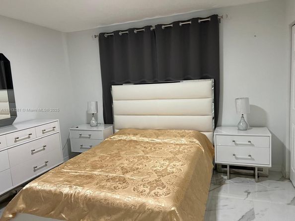 2905 Pierce St 7, Hollywood FL 33020
