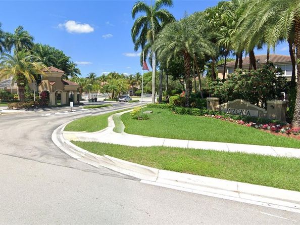 752 NW 127th Ave, Coral Springs FL 33071
