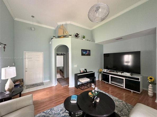 752 NW 127th Ave, Coral Springs FL 33071