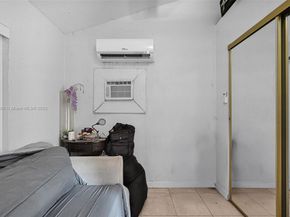 2040 NW 34th St, Miami FL 33142