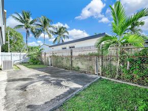 2040 NW 34th St, Miami FL 33142