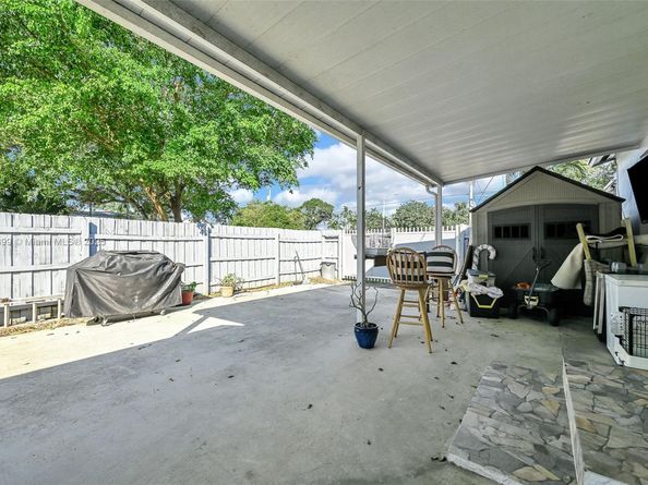 2040 NW 34th St, Miami FL 33142