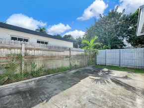 2040 NW 34th St, Miami FL 33142