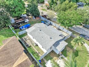 2040 NW 34th St, Miami FL 33142