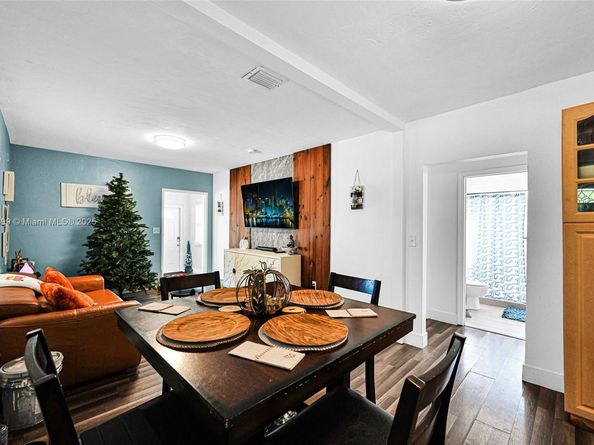 2040 NW 34th St, Miami FL 33142