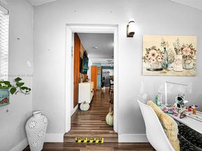 2040 NW 34th St, Miami FL 33142