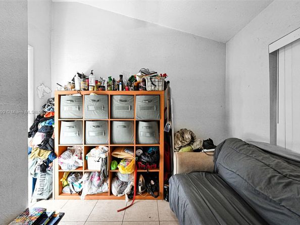 2040 NW 34th St, Miami FL 33142