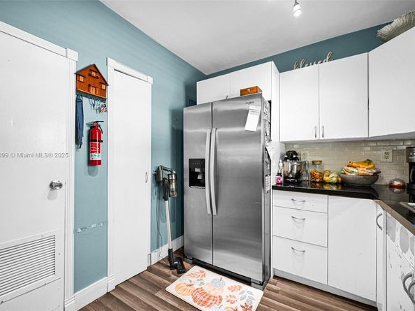 2040 NW 34th St, Miami FL 33142