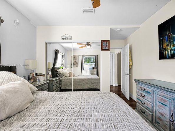 2040 NW 34th St, Miami FL 33142