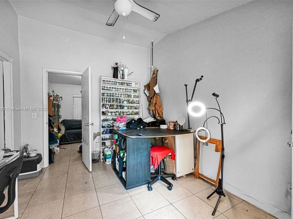 2040 NW 34th St, Miami FL 33142