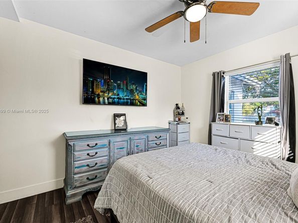 2040 NW 34th St, Miami FL 33142