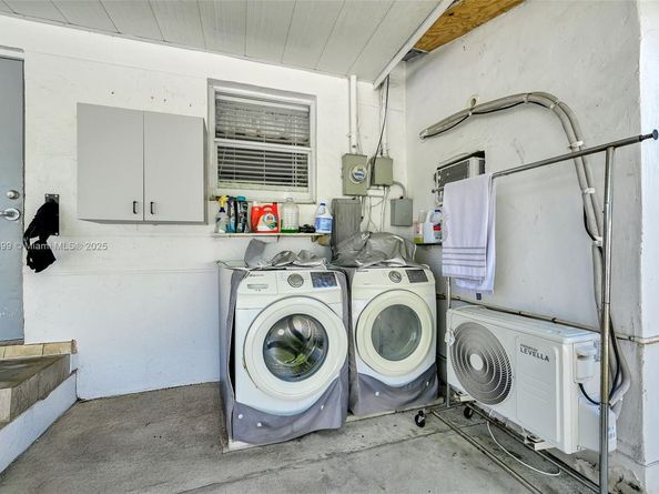 2040 NW 34th St, Miami FL 33142