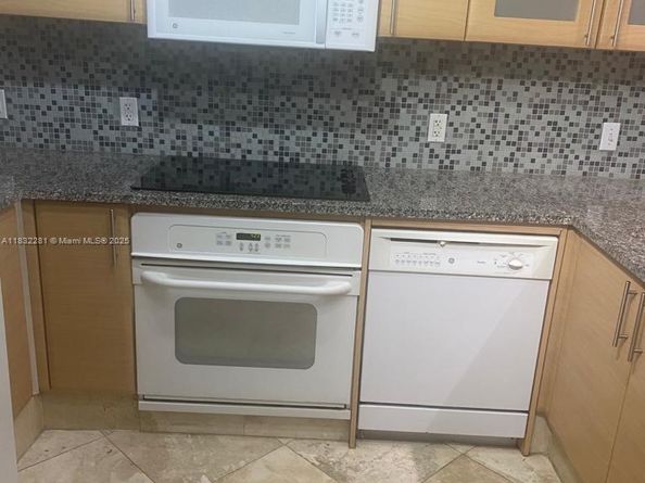 2101 Brickell Ave 903, Miami FL 33129